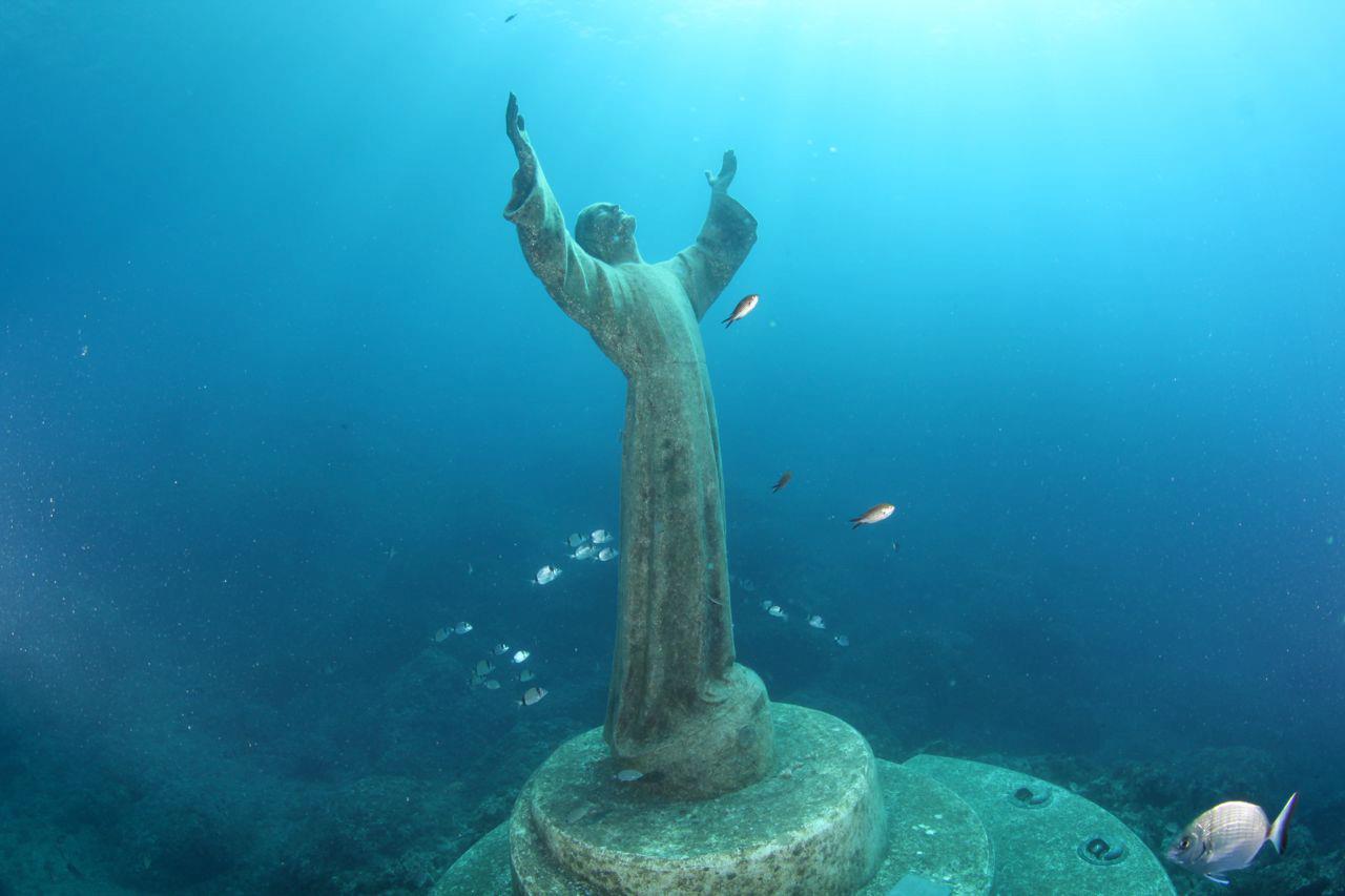 San Fruttuoso Il Cristo Degli Abissi A 69 Anni Dalla Sua Posa Un