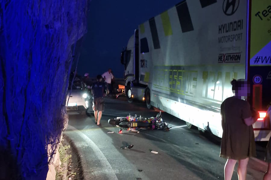 Capo Noli Incidente Sull Aurelia Giovanissimo Centauro Ricoverato Al