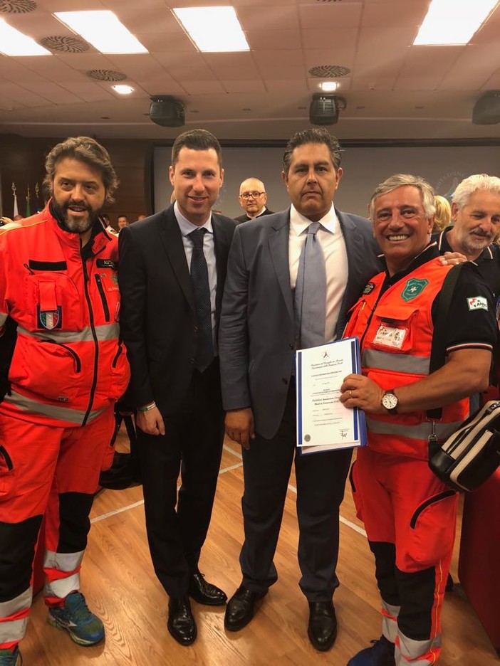 Protezione civile: premiati i volontari attivi nell'alluvione 2014