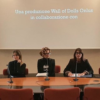 Wall of Dolls: &quot;La Bellezza della Rinascita&quot; per dire no alla violenza contro le donne