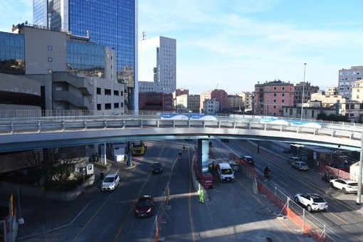 Traffico in tilt in zona San Benigno, il Comune punta a scaglionare le partenze dei traghetti