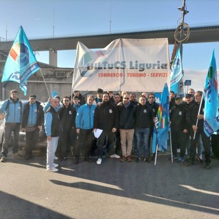 Sciopero lavoratori Ivs Italia, a Genova presidio a oltranza: “Perso salario e potere di acquisto”