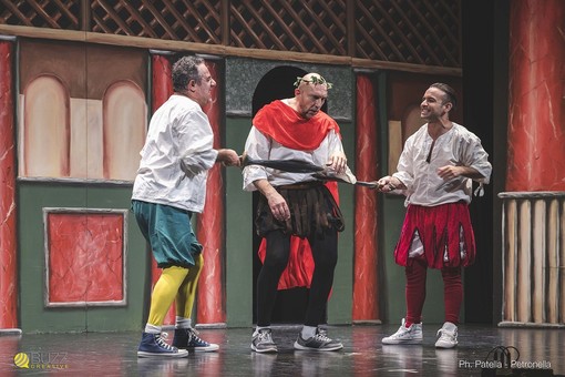 “Tutto Shakespeare in 90 minuti”, lo spettacolo al Sipario Strappato di Arenzano