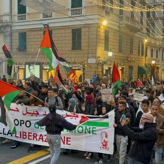 “Palestina libera”, la manifestazione per le vie di Genova: un grido contro l'oppressione e per la pace