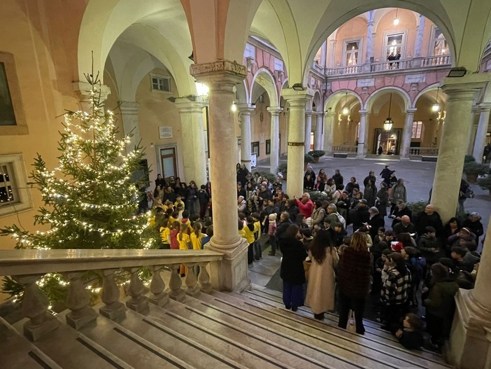 Calendario della Gentilezza, gli alunni delle scuole primarie di Genova premiati a palazzo Tursi