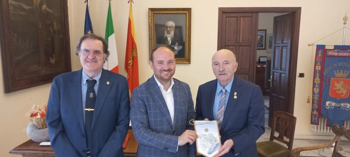 Una delegazione Lions guidata dal Governatore del Distretto 108Ia3 Oscar Bielli a Ventimiglia