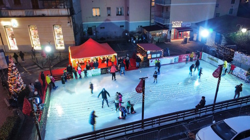 “Natale Insieme a Busalla”, ultimi giorni di apertura per la pista di pattinaggio sul ghiaccio