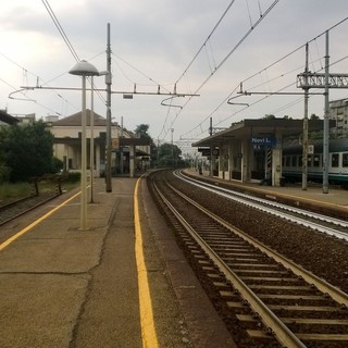 Perde la nonna in stazione e sale sul treno a Genova: disavventura a lieto fine per una bimba di 9 anni, recuperata a Novi Ligure