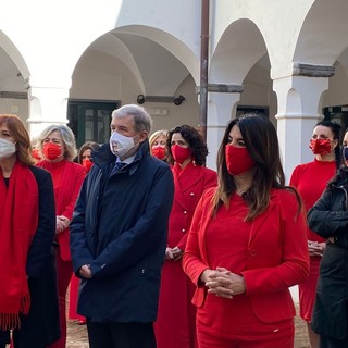 8 marzo, flash mob nell'abbazia di San Giuliano per dire no alla violenza di genere (VIDEO)