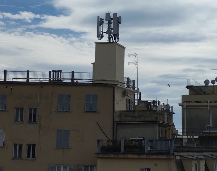 Pegli, spunta un’antenna 5G nella zona più densamente popolata