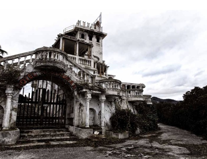 La Liguria dei misteri in un bel libro fotografico, ‘Italian Urbex’