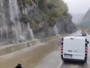 Maltempo, allagamenti in A7: l’autostrada come un fiume (Video)