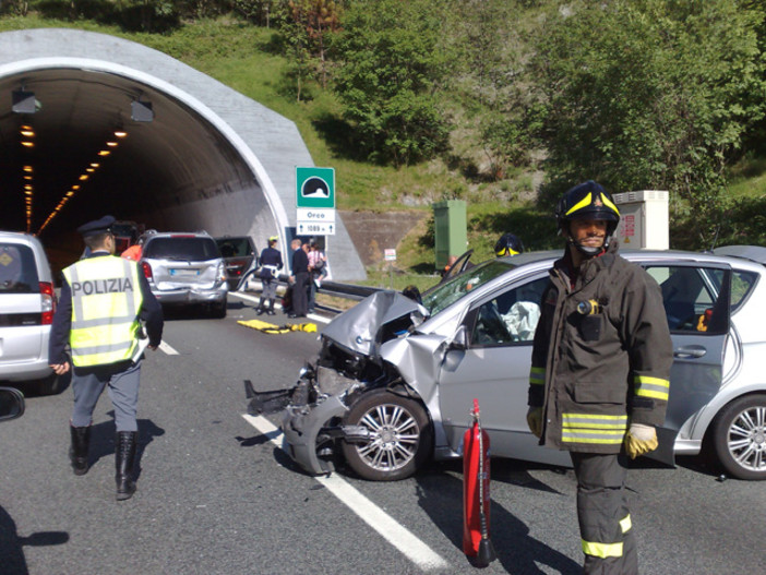 Due incidenti in A10 Autofiori - Le foto