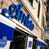 Pegli, riapre lo storico bar e pasticceria Amleto. Mantenuti nome e marchio