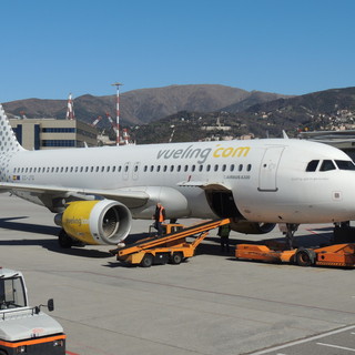 Vueling rafforza la rotta Genova-Barcellona: più voli e maggiore connettività per l’estate 2025