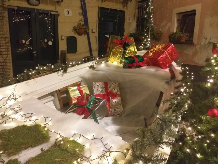 Boccadasse si illumina nella calda atmosfera natalizia