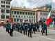 La formazione da parata della Banda Musicale Cittadina di Bolzaneto, inquadrata durante una sfilata per le vie del Centro Storico.