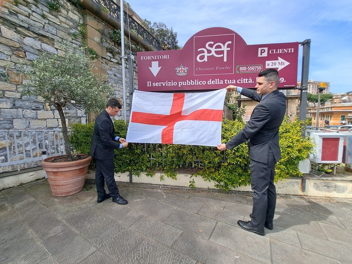 Festa della bandiera, anche A.Se.F. partecipa, issato vessillo con la croce di San Giorgio