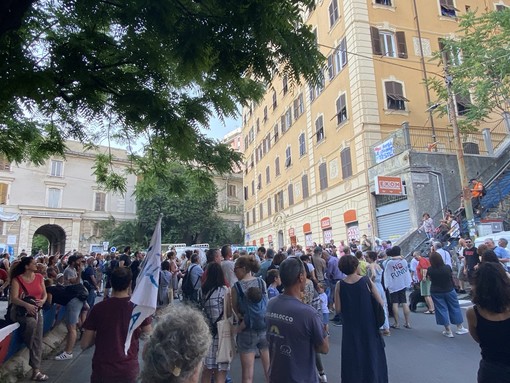 Corteo Contro La Funivia Di Begato Il Lagaccio Non Cortina Foto E Video Lavocedigenova It