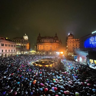 Capodanno in piazza con il cast di Amici al completo. Ecco tutti gli ospiti