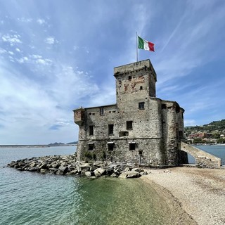 Il Castello di Rapallo riapre con la mostra &quot;C'era una volta...gli artisti della 'Piazzetta'&quot;