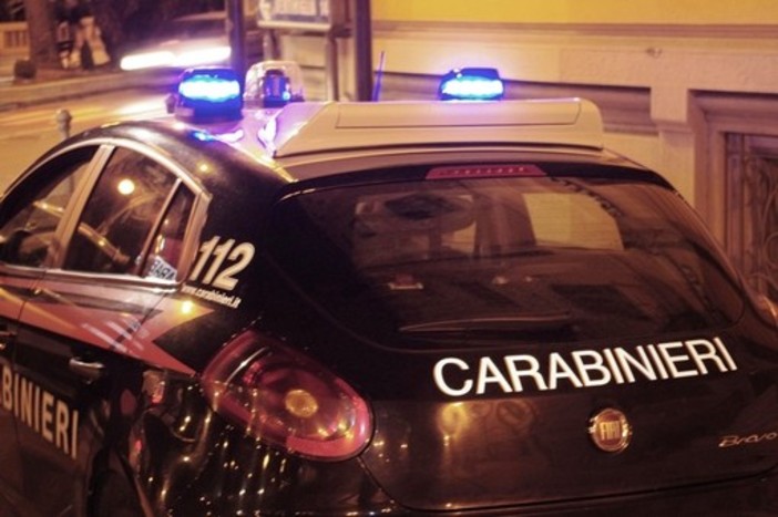 Sestri Ponente, trovato con un coltello tenta di scappare spintonando i Carabinieri: arrestato