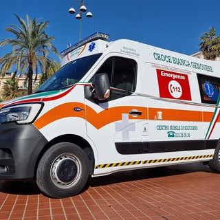 A Boccadasse il taglio del nastro per la nuova ambulanza della Croce Bianca Genovese (Foto e Video)