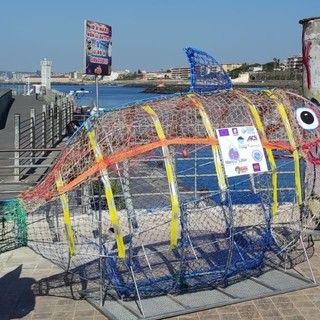 In passeggiata a Camogli gli eco-disegni degli studenti per salvare il mare