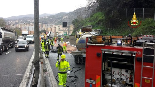 Traffico in tilt a Genova, Bucci: &quot;Chiederemo ad Autostrade mezzi speciali&quot;