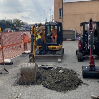 Boom di cantieri a Sampierdarena, l'idea del Comune: &quot;Invitiamo le grandi aziende a utilizzare lo smart working per limitare i disagi&quot; (foto e video)