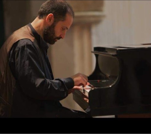 Musica in piazza a Portofino, torna l’appuntamento estivo con Romantic Piano Solo