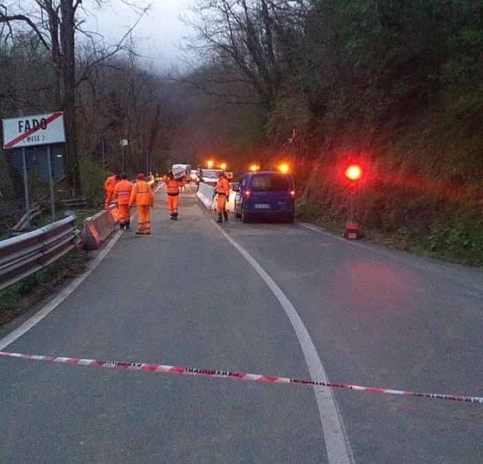 Maltempo, sbloccata la viabilità in Val Varenna, senso unico alternato sulla statale del Turchino