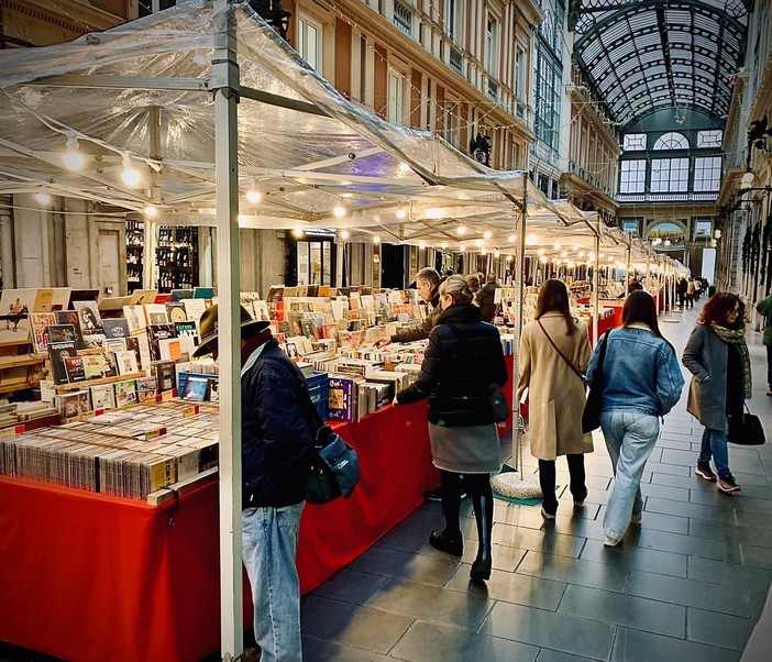 Non è Natale senza la Fiera del Libro: inaugurazione in Galleria Mazzini il primo dicembre