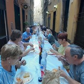 Una tavola per combattere la solitudine, in via San Bernardo torna Ferragustando