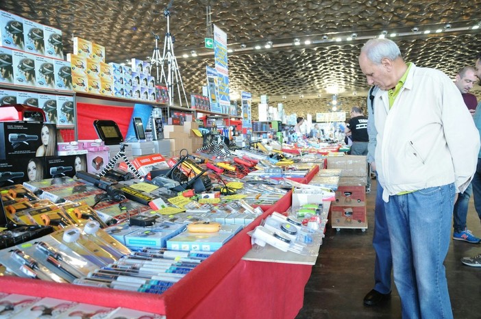 Alla Fiera di Genova torna l’edizione natalizia di Gizmark, mostra mercato dedicata all’elettronica [FOTO]