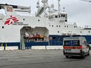 Geo Barents a Genova, completato lo sbarco dei migranti recuperati a largo della Libia