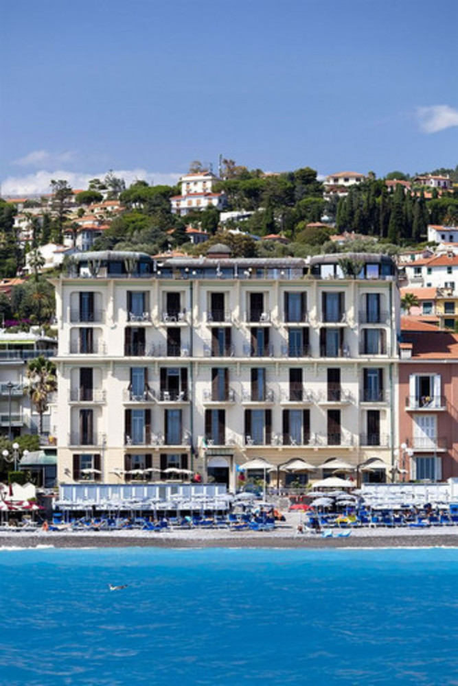 Cercasi Receptionist plurilingue per prestigioso hotel a Bordighera