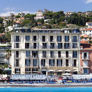 Cercasi Receptionist plurilingue per prestigioso hotel a Bordighera