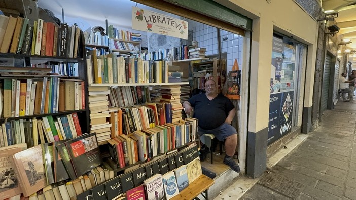 Riccardo Bersani e la sua &quot;Libratevi&quot;: una scommessa di cultura nel cuore di Sottoripa (Video)