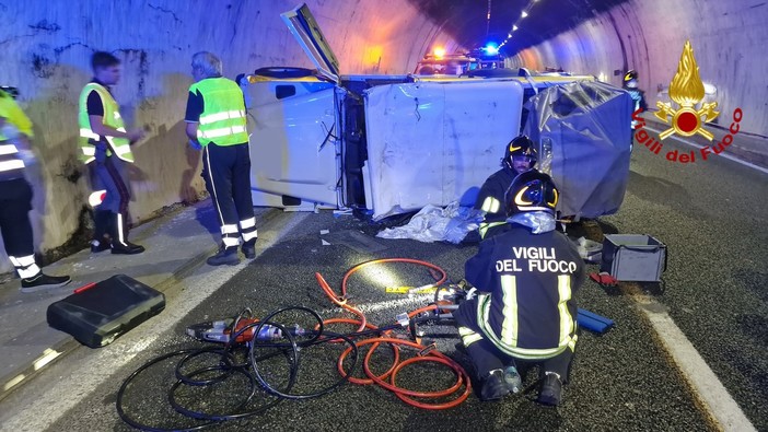 Incidente in autostrada per un mezzo della Protezione Civile, la solidarietà dell’assessore Gambino: “Sostegno a chi dedica la propria vita al servizio degli altri”