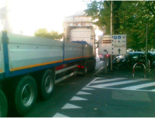 Affezionato lettore sul traffico di Corso Mazzini (foto)