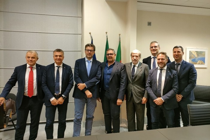 Ministro Giorgetti in visita a Genova, Toti: &quot;Il Governo è vicino alle sfide economiche della Liguria&quot;