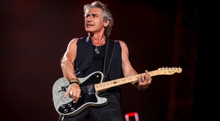 Ligabue porta a Genova il suo &quot;Dedicato a noi&quot; Tour