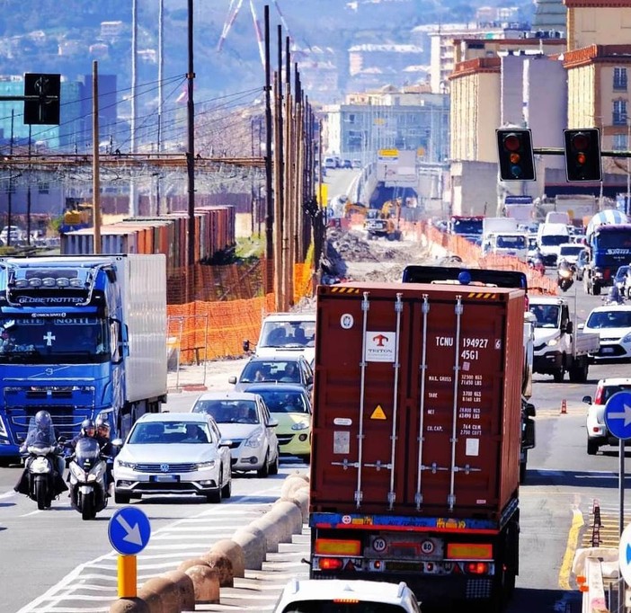 Lungomare Canepa, i cittadini si autofinanziano per le centraline