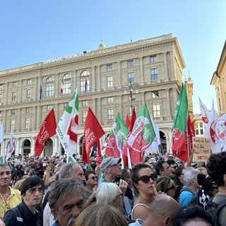 Ci sono cascati di nuovo: sulla strada per le amministrative di Genova il déjà-vu di un centrosinistra che non sa gestire i favori del pronostico