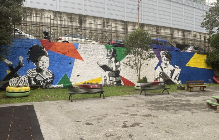 Pra’, un nuovo murales alla ‘Emma Valle’: così la scuola dell’infanzia diventa ancora più bella