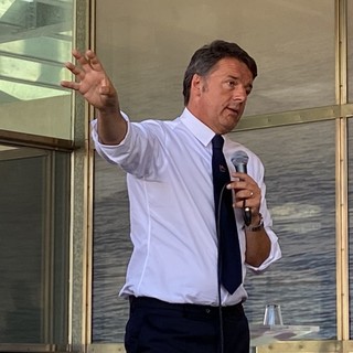 Renzi a Genova: &quot;Noi siamo l'unica possibilità al centro. La sinistra? Inconcludente&quot;