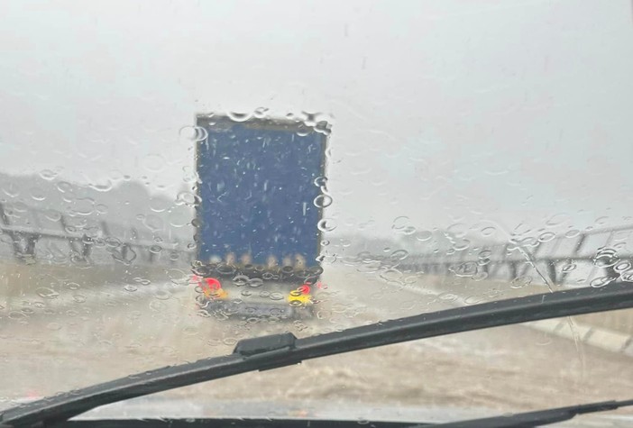 Allerta maltempo in Liguria: forti rovesci e disagi tra Genova e Savona