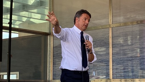 Renzi a Genova: &quot;Noi siamo l'unica possibilità al centro. La sinistra? Inconcludente&quot;