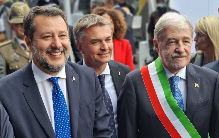 Matteo Salvini torna a Genova e promette tempi certi per la diga: “Pronta entro novembre 2026”